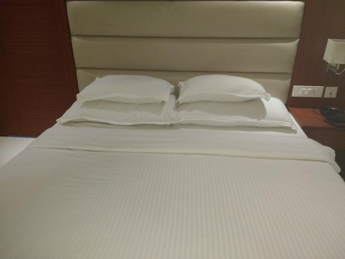 Aura Hotel Kalküta Dış mekan fotoğraf