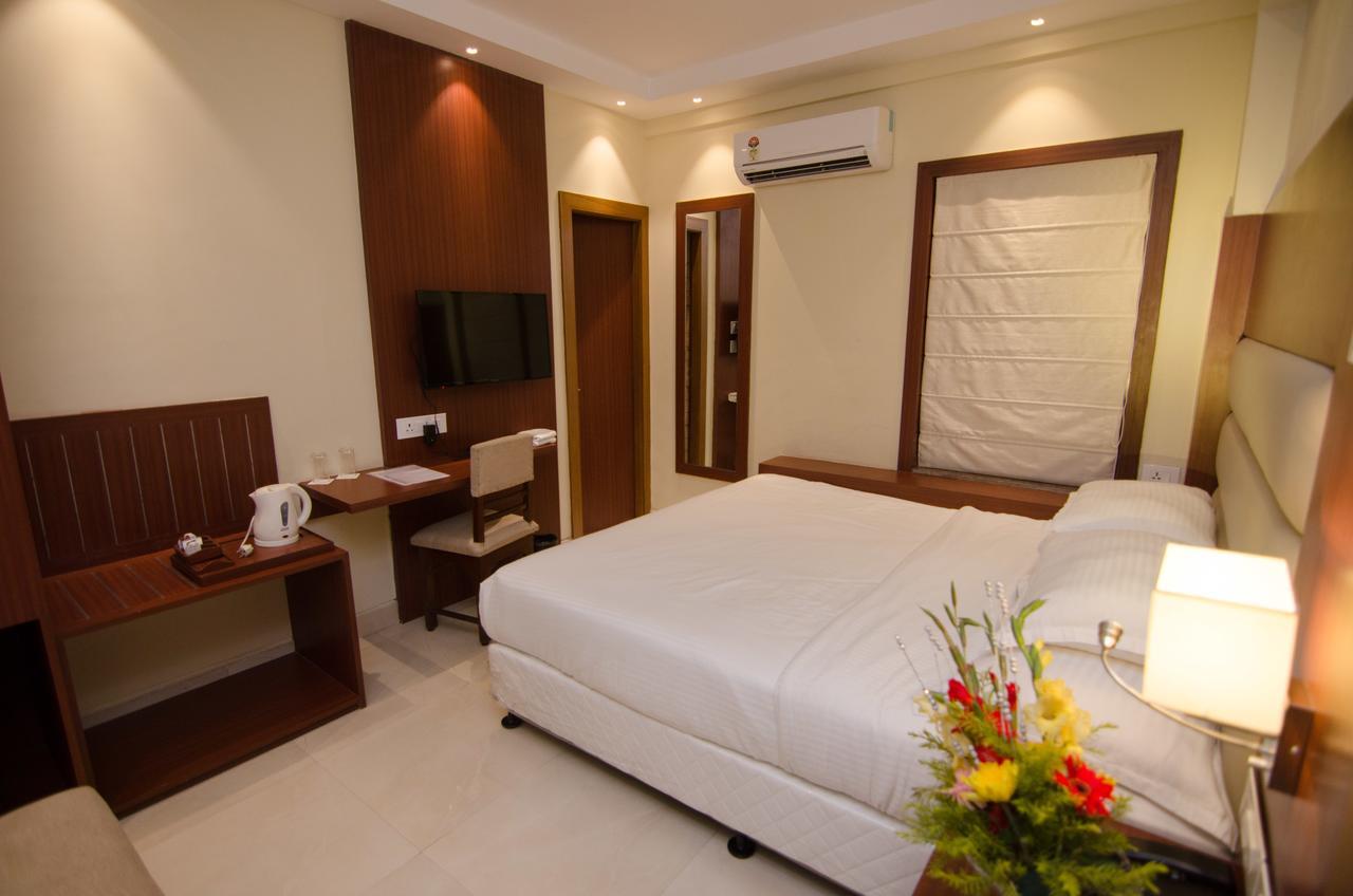 Aura Hotel Kalküta Dış mekan fotoğraf