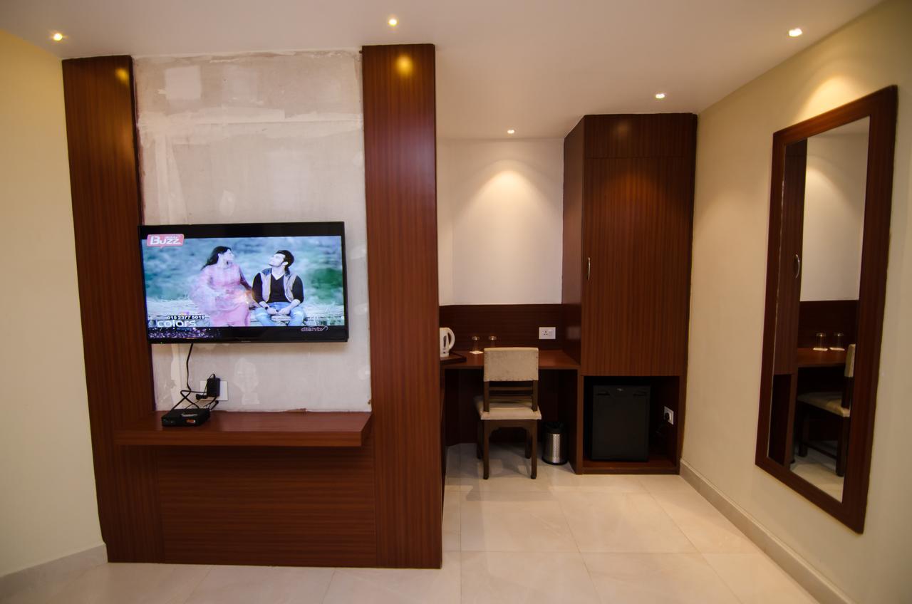 Aura Hotel Kalküta Dış mekan fotoğraf
