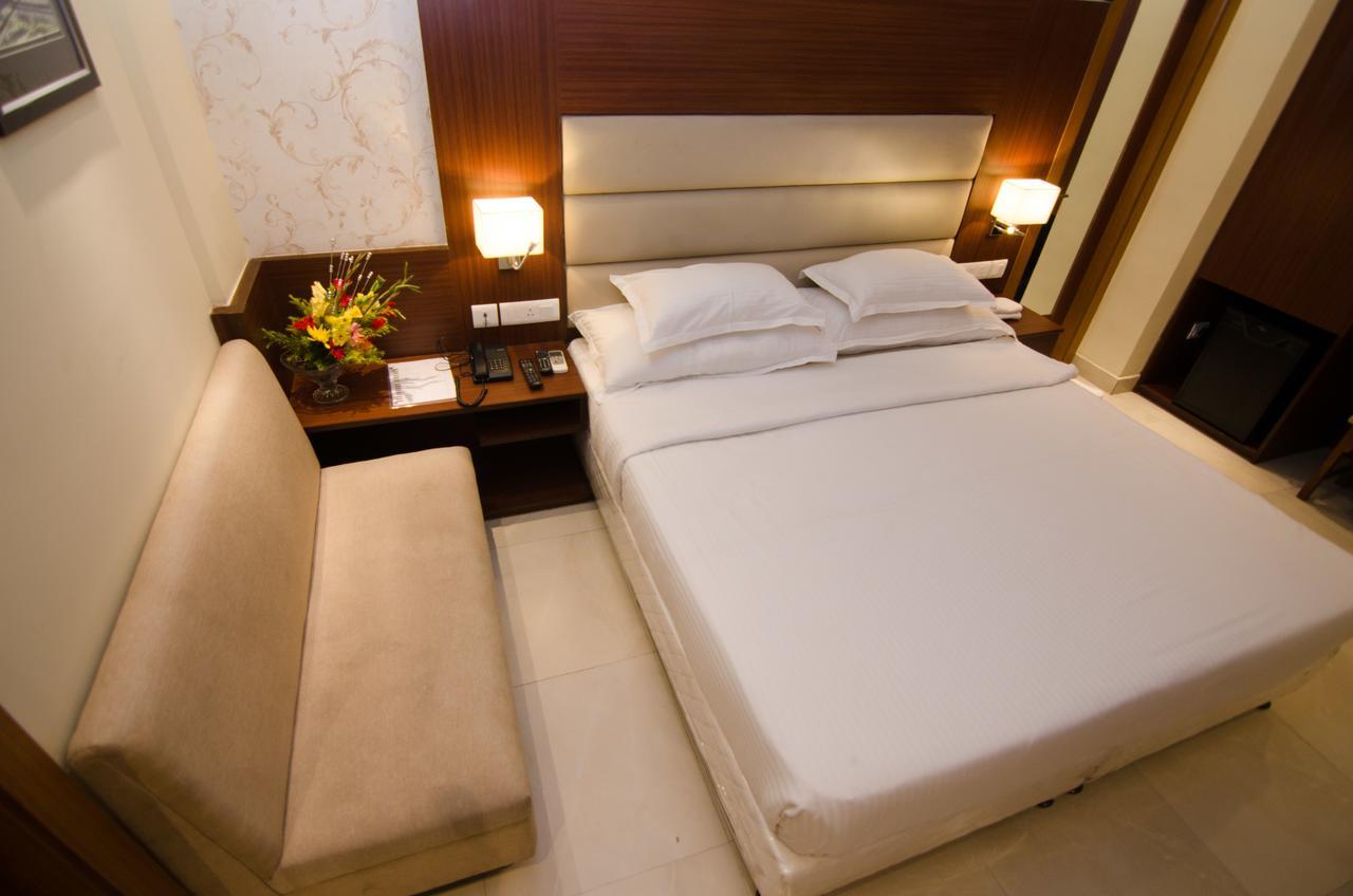 Aura Hotel Kalküta Dış mekan fotoğraf