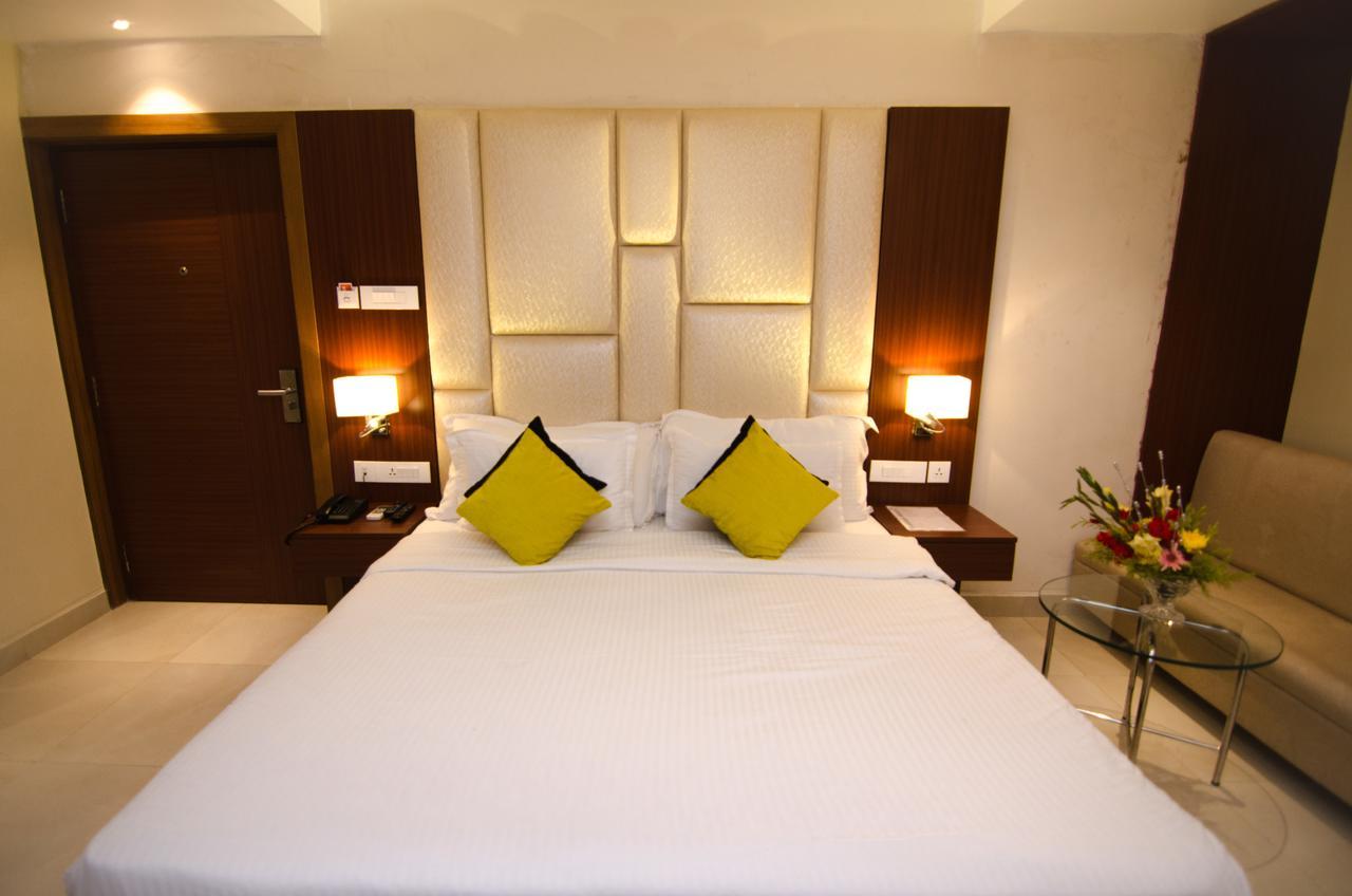 Aura Hotel Kalküta Dış mekan fotoğraf