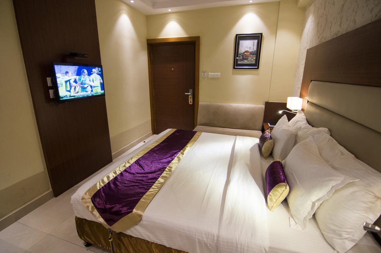 Aura Hotel Kalküta Dış mekan fotoğraf
